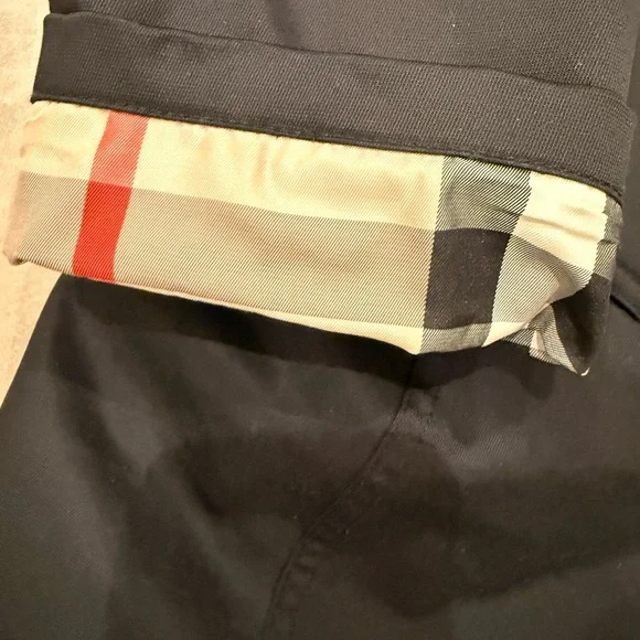 Burberry Black Hooded Trench with Signature Check Lining - Picture 8 of 13